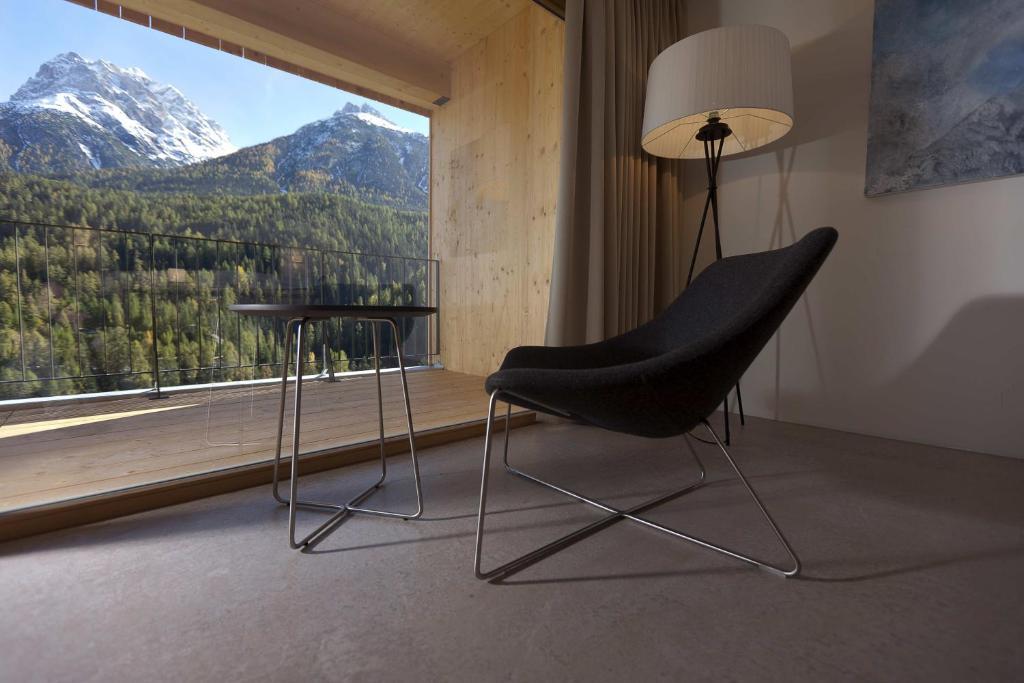 Hotel Arnica Scuol - Adults Only Exterior foto